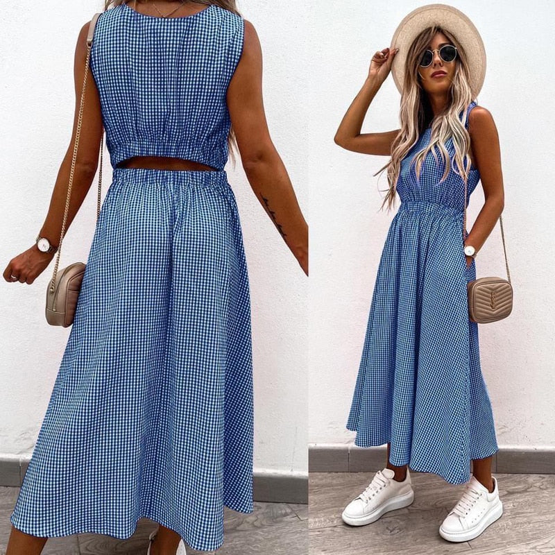 Sleeveless maxi dress with cut out back