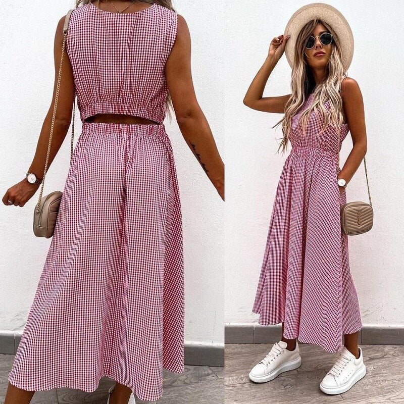 Sleeveless maxi dress with cut out back