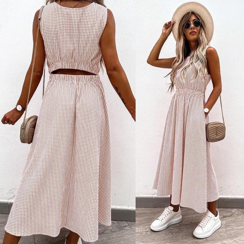 Sleeveless maxi dress with cut out back