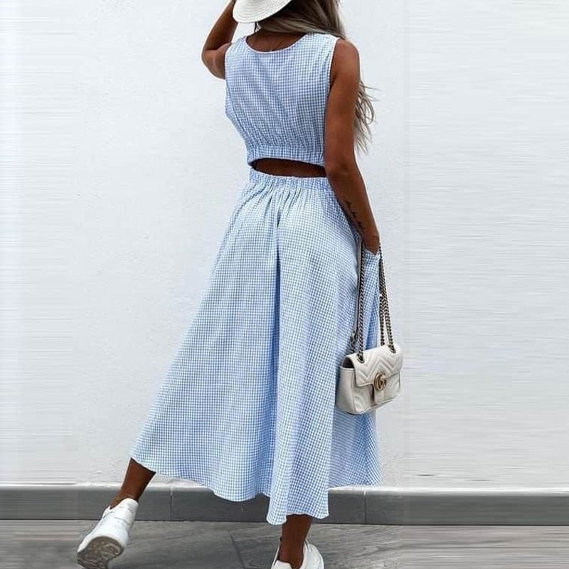 Sleeveless maxi dress with cut out back