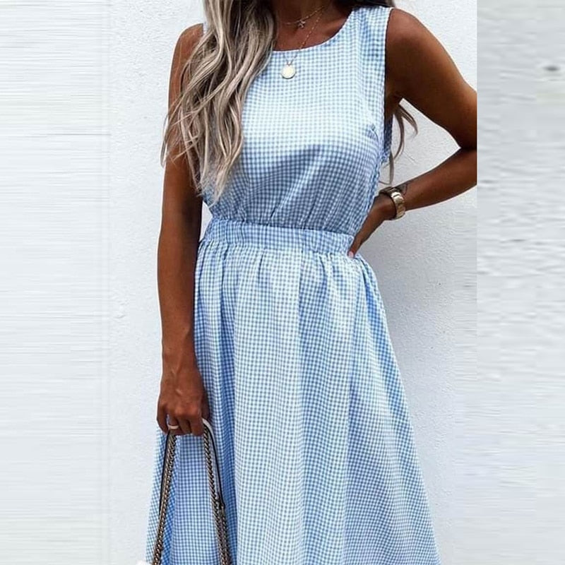 Sleeveless maxi dress with cut out back